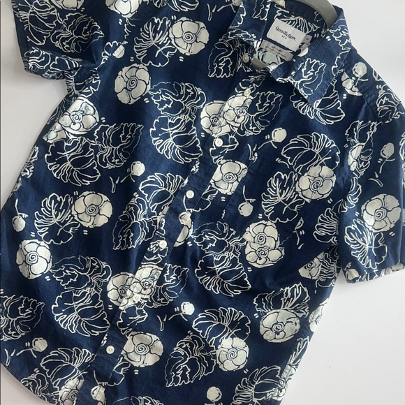 Goodfellow & Co Other - Goodfellow & Co Navy and White Shell Print Shirt